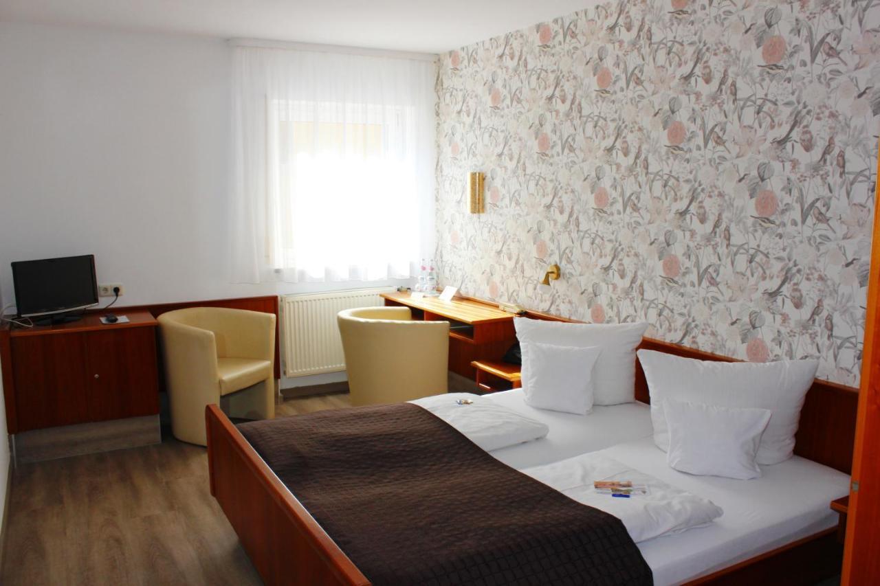 Landhotel Zum Boehm Roth  Kültér fotó