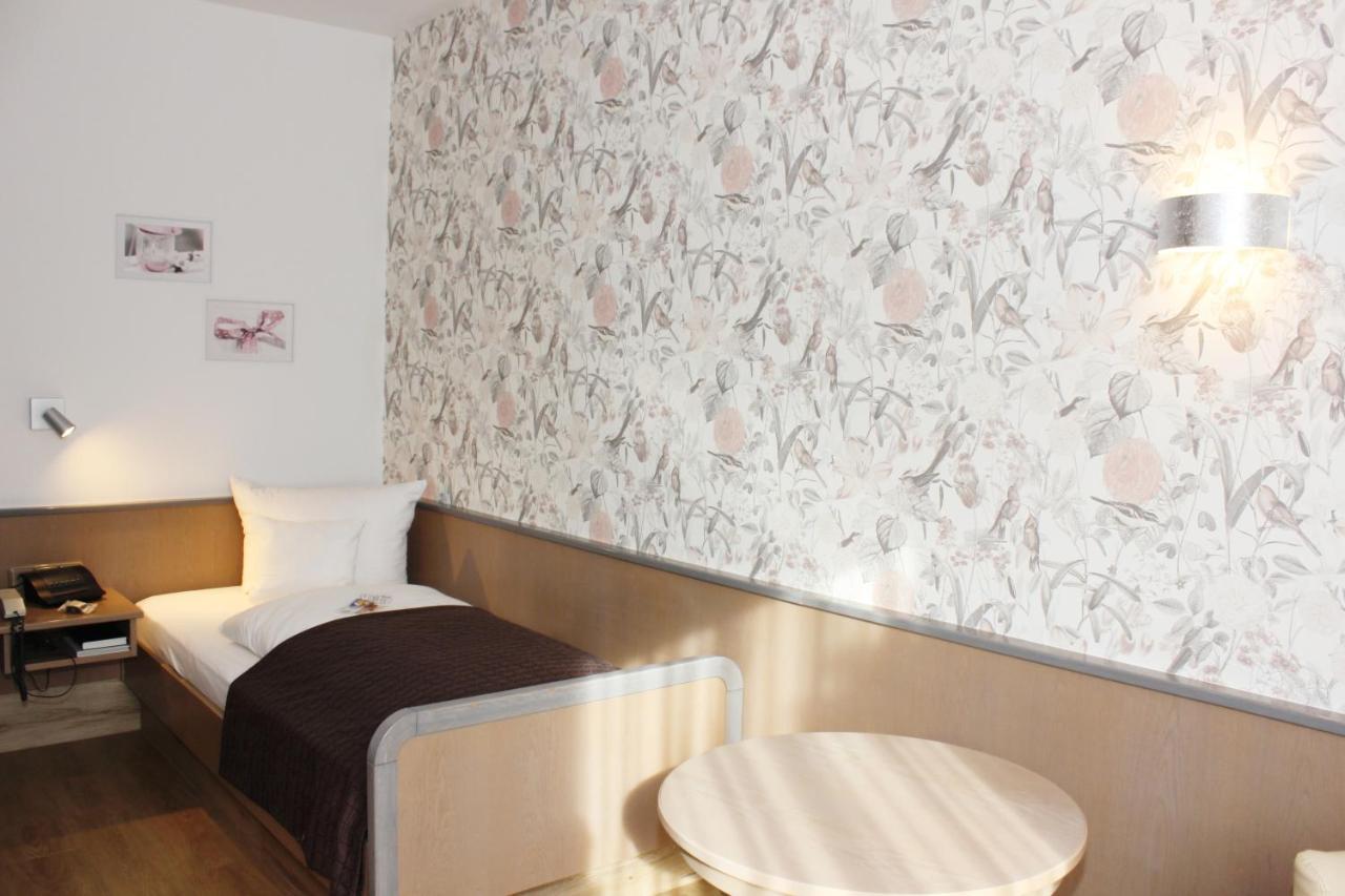 Landhotel Zum Boehm Roth  Kültér fotó