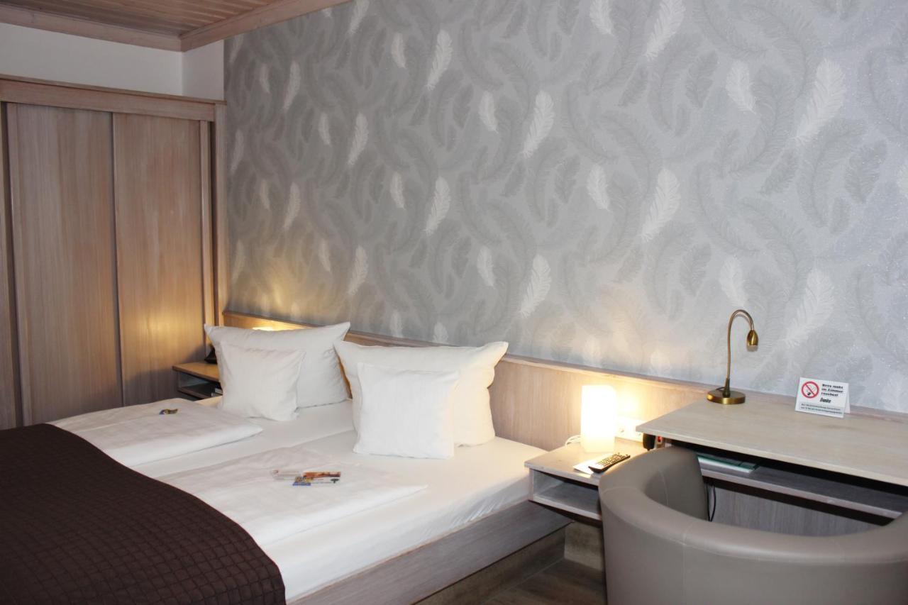 Landhotel Zum Boehm Roth  Kültér fotó